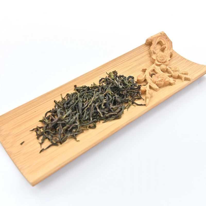 元素系列 - 野放手工黃茶在茶則中