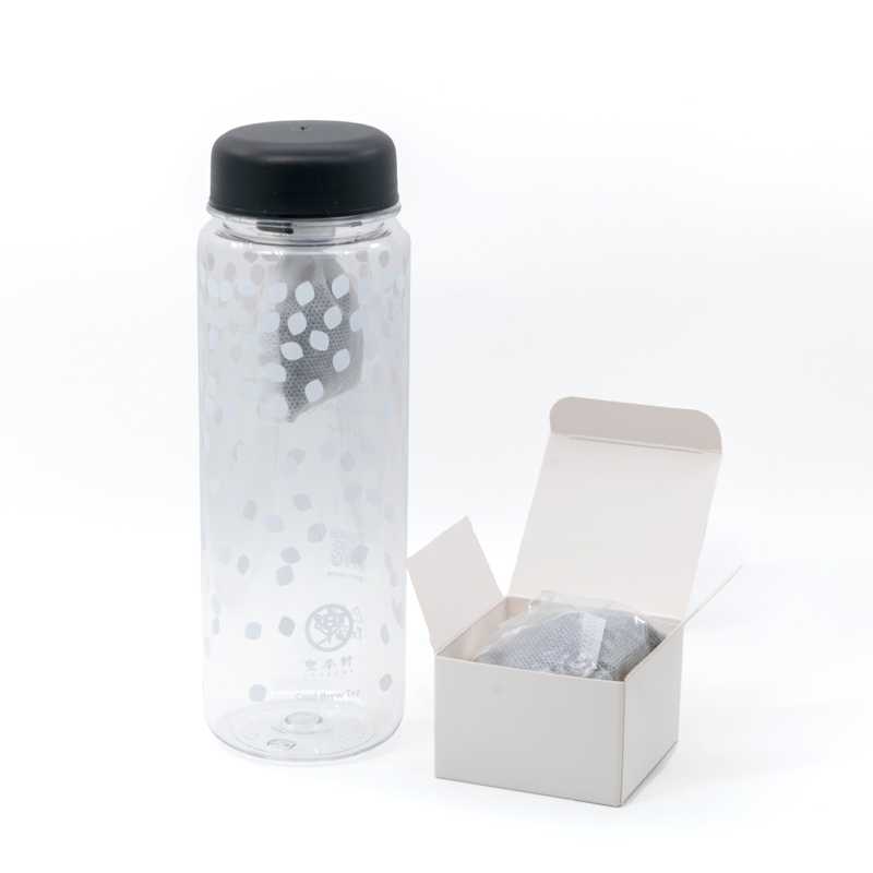 LockCha Cold Brew Tea Starter Kit (Jin Xuan Milk Oolong) inside